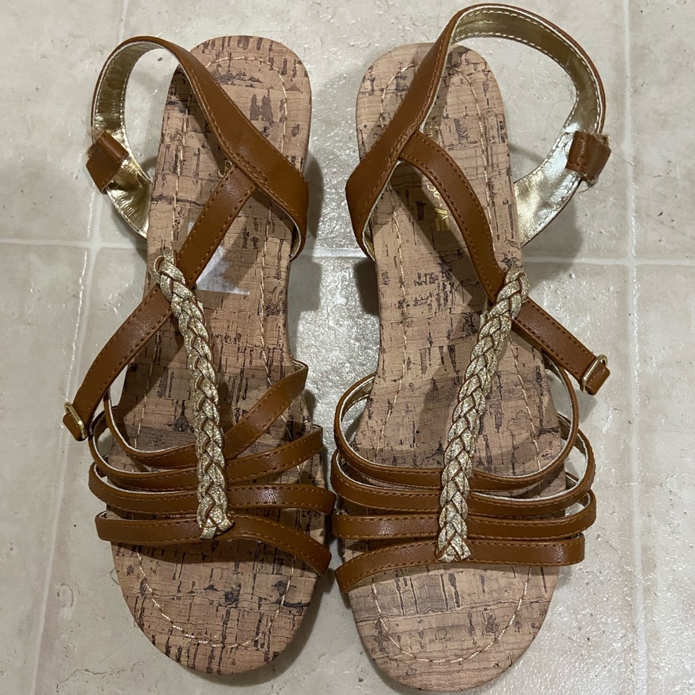 Wedged sandals